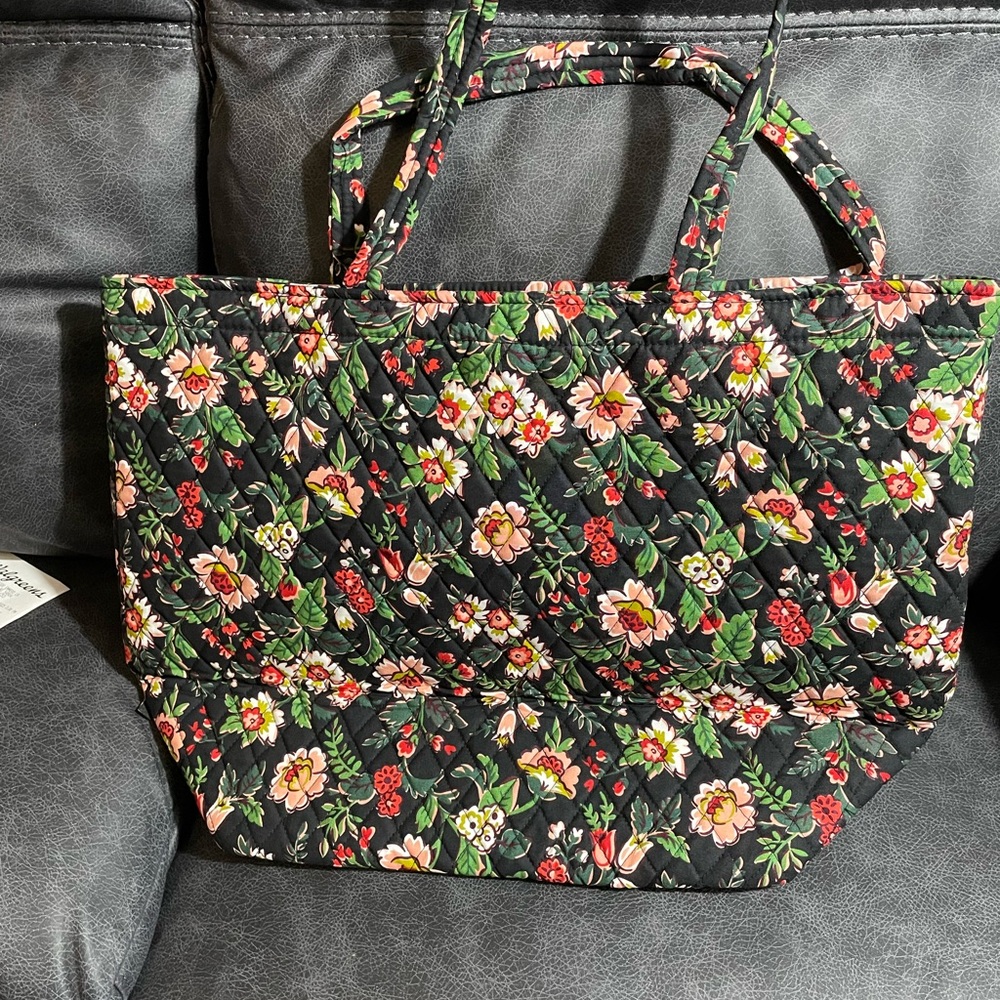 Vera Bradley grand Tote Bag NWT